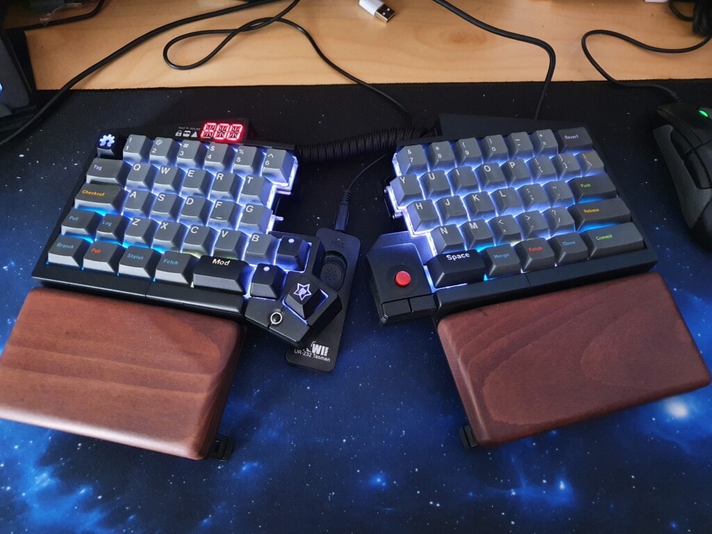Layout and keycaps - Ultimate Hacking Keyboard